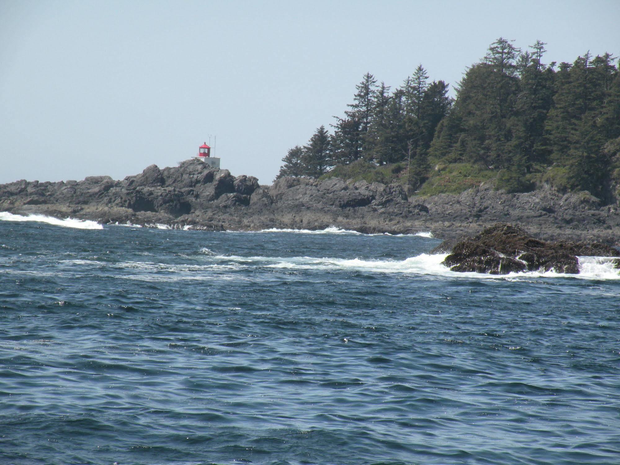 Pacific Drift Inn Ucluelet Exterior photo